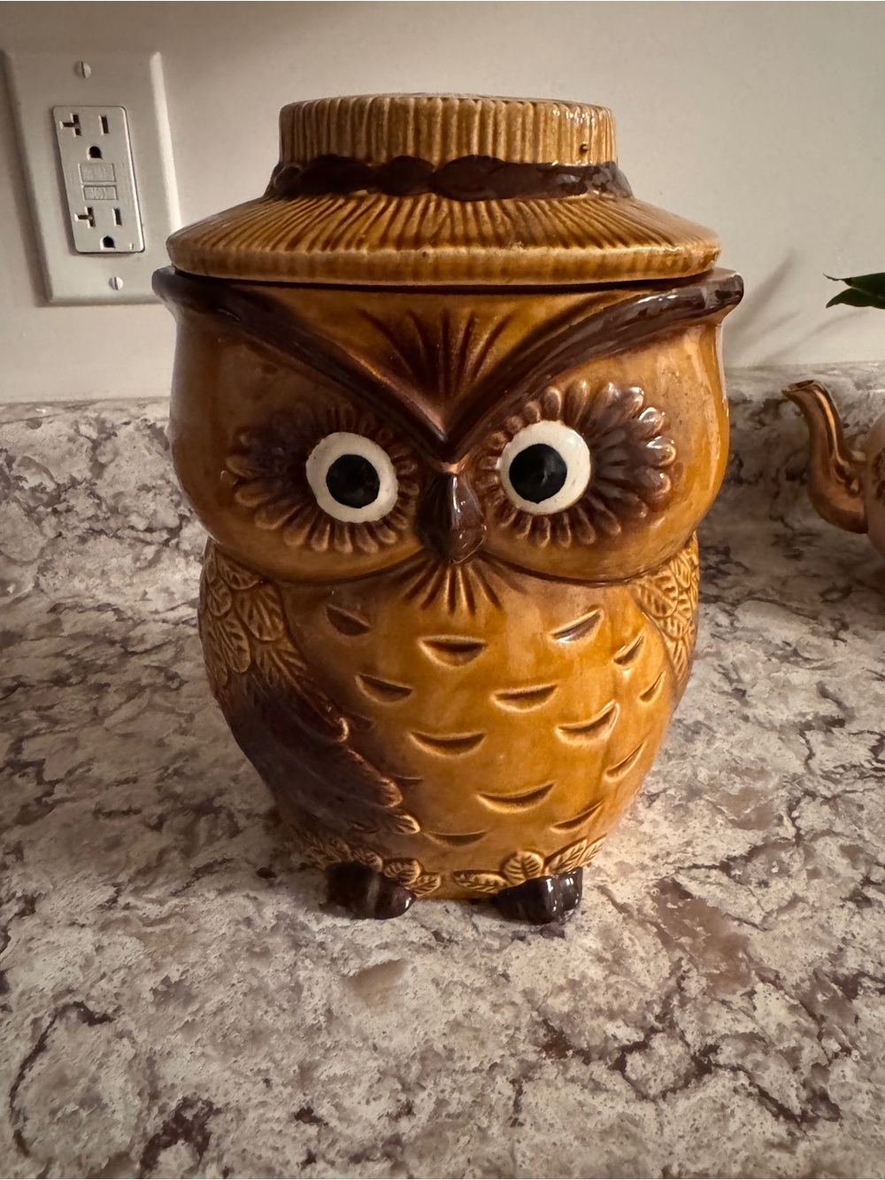 Vintage 1970 Ceramic Owl Cookie Jar in Honey Brown